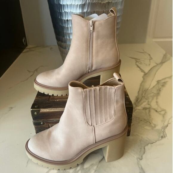 DV by Dolce Vita Juliet Lug Sole Boots in Beige - Picture 6 of 10